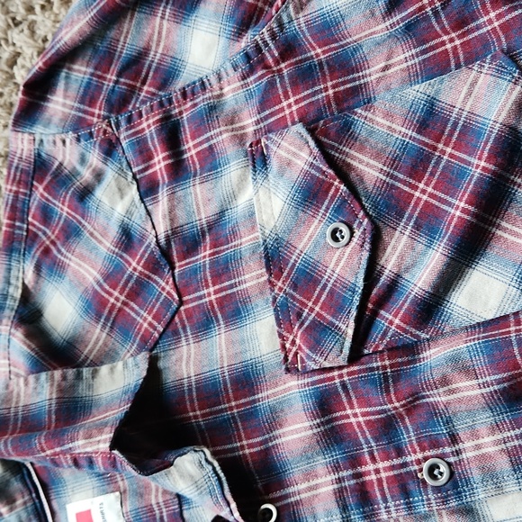 Wrangler Men's Plaid Button-Up Shirt Size Large - Picture 7 of 9